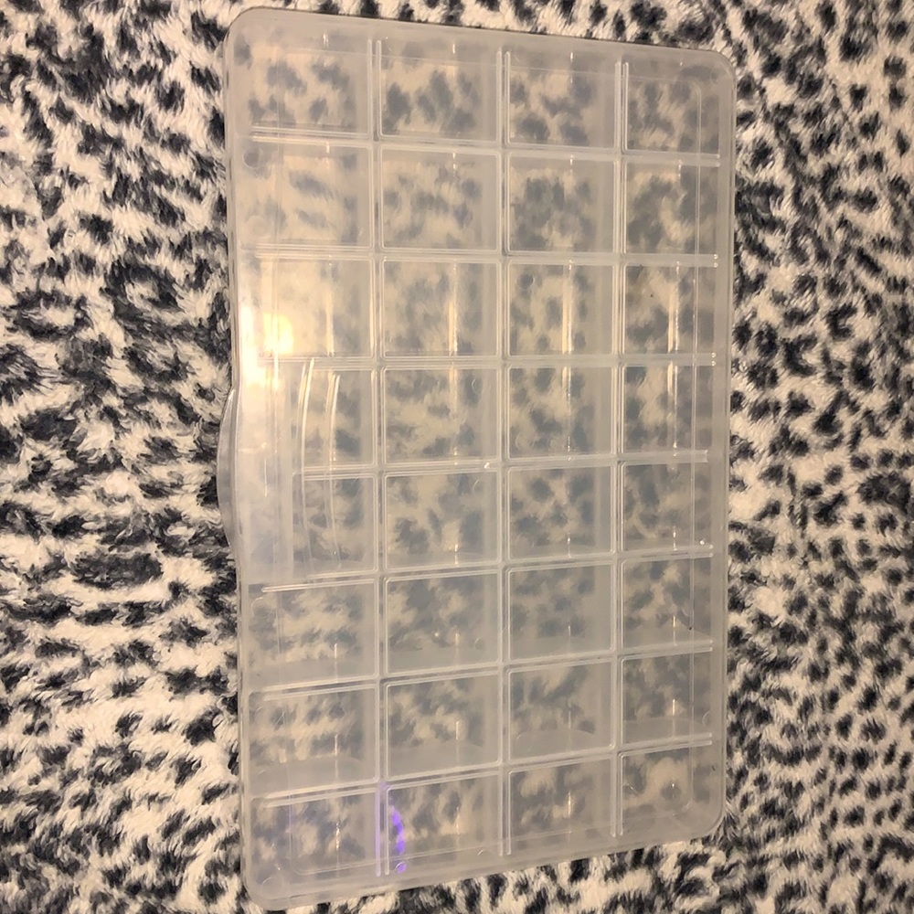 32 storage holder
